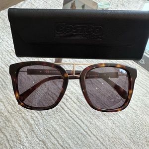 Balmain Paris Tortoise and Gold Women’s Sunglasses size 52-20-140